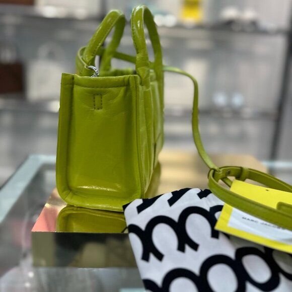 NWT! NEW! Marc Jacobs The Mini Tote Bag Crinkle Shiny Patent Leather Lime - Picture 8 of 13